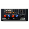 NAD C700 - Les entrées et les sorties audio, filaires et sans fil, de l'ampli NAD M10