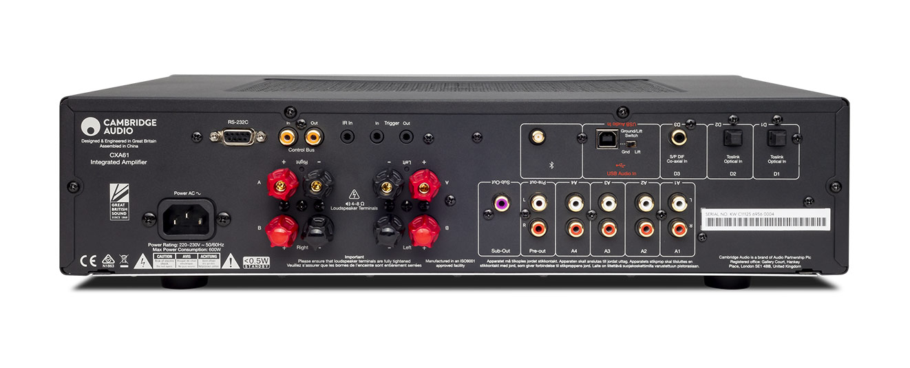 Cambridge Audio CXA61 : Les entrées et sorties de l'amplificateur