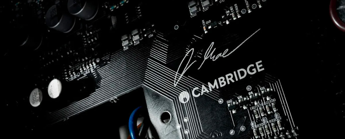 Cambridge Audio Edge A : transformateurs toroïdaux et contrôle de volume à semi-conducteurs