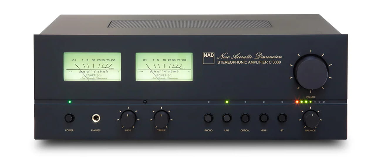 NAD C3030 : amplification HybridDigital UcD 2 x 50 Watts avec DAC intégré